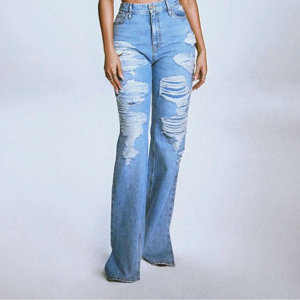 Good American Khloe Jean NWT Plus Autographed Bag